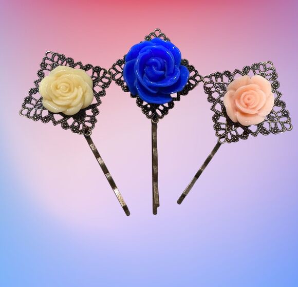 Indio Jewelry Accessories - Three Resin Flower Hair Pin Barrettes #22088